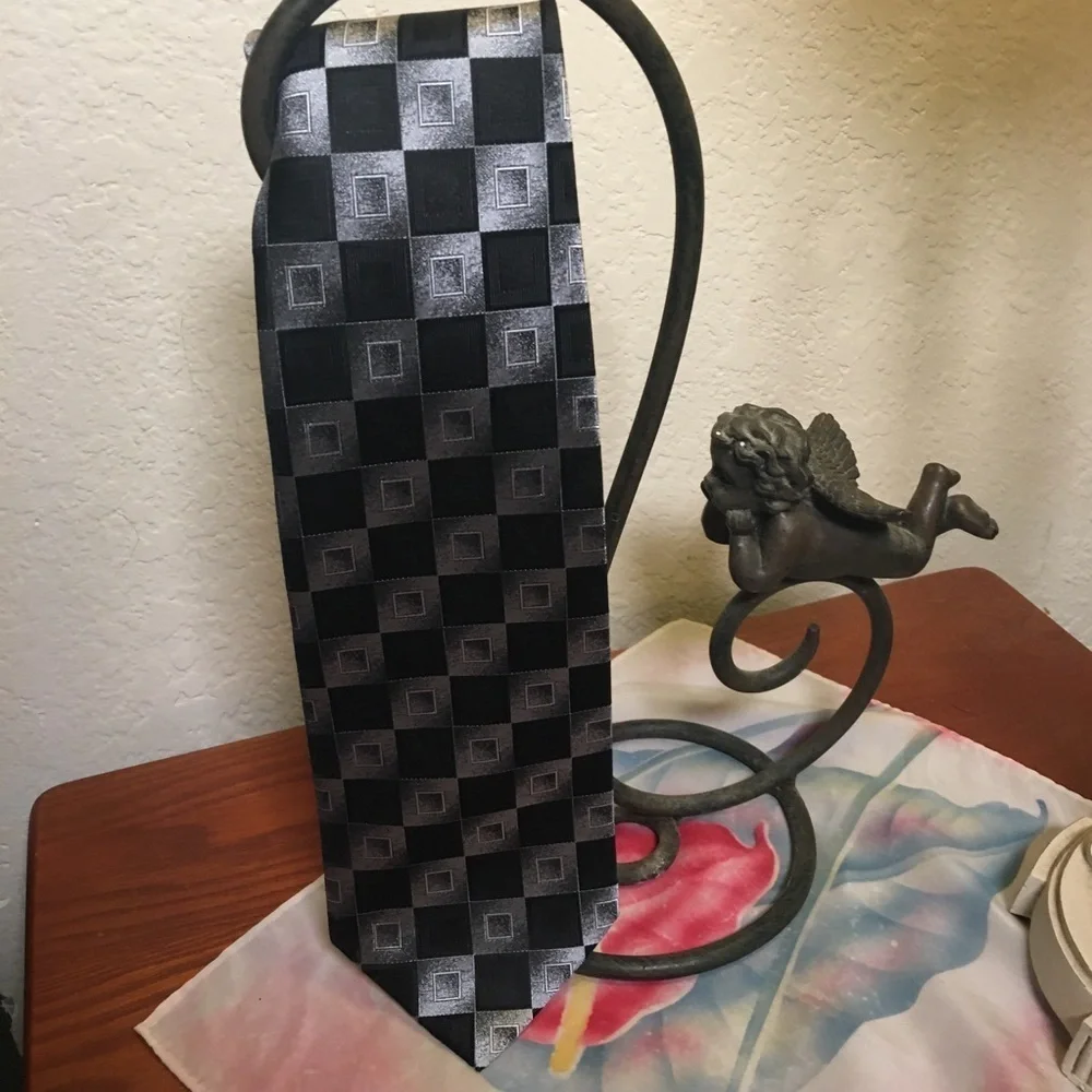 Joseph & Fiess International Men’s Silk Tie Black and Silver OS